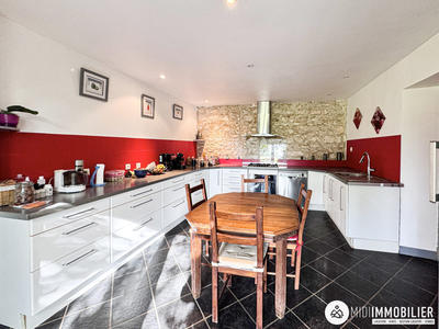 Maison ancienne - 205 m² - 7 pièces