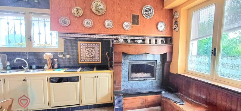 Maison - 263 m² - 9 pièces