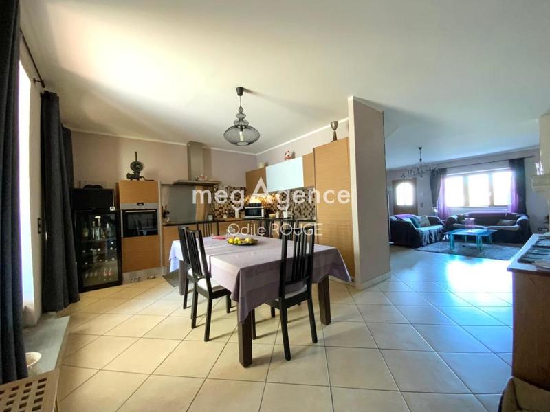 Maison - 213 m² - 6 pièces