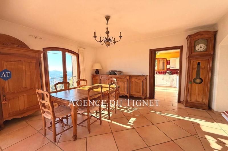 Maison - 216 m² - 7 pièces