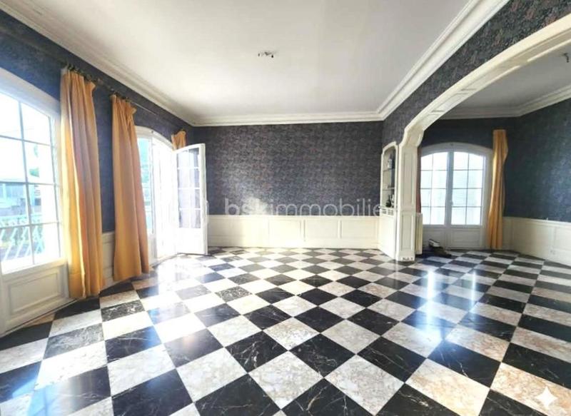 Villa - 182 m² - 6 pièces