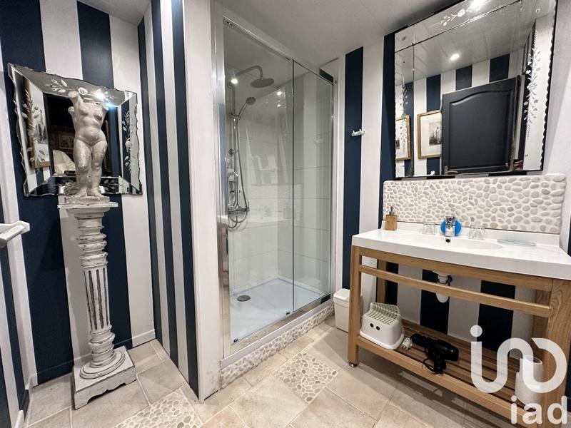 Maison - 277 m² - 8 pièces