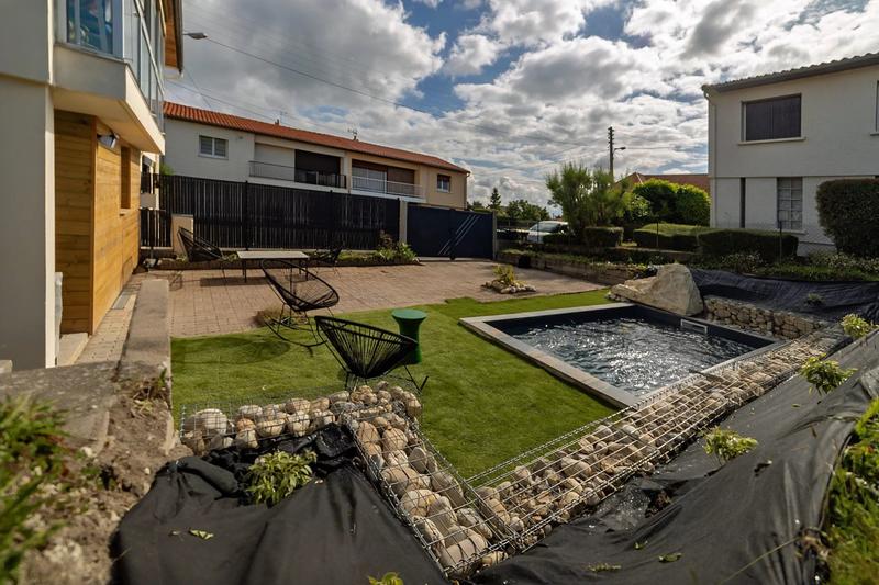 Maison - 143 m² - 8 pièces