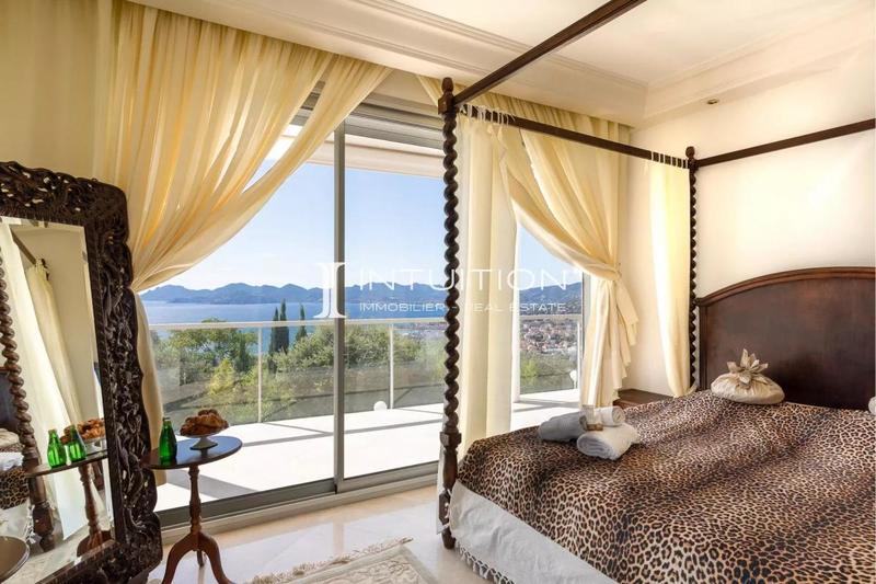 Villa - 320 m² - 6 pièces