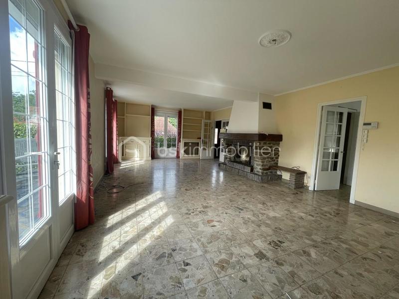 Maison traditionnelle - 169 m² - 7 pièces