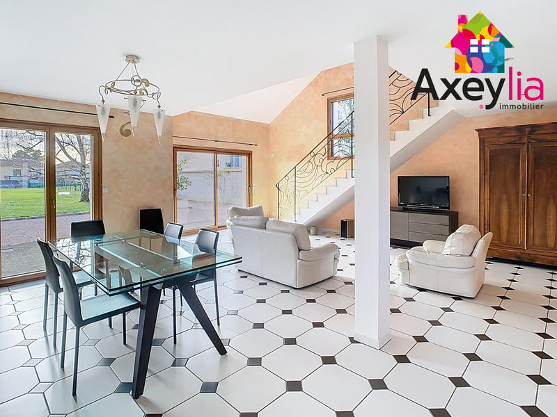 Maison - 152 m² - 5 pièces