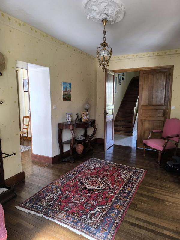 Maison - 201 m² - 7 pièces