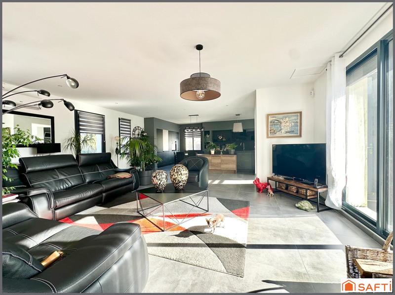 Maison - 212 m² - 8 pièces