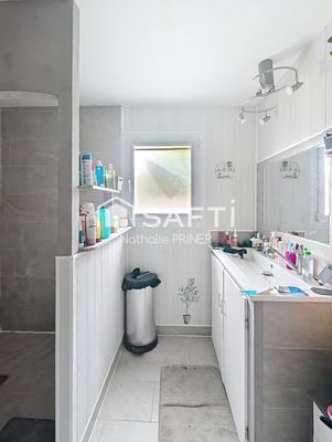 Maison - 205 m² - 7 pièces