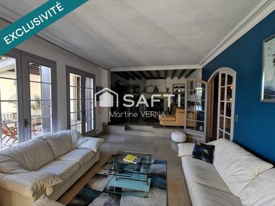 Maison - 300 m² - 11 pièces