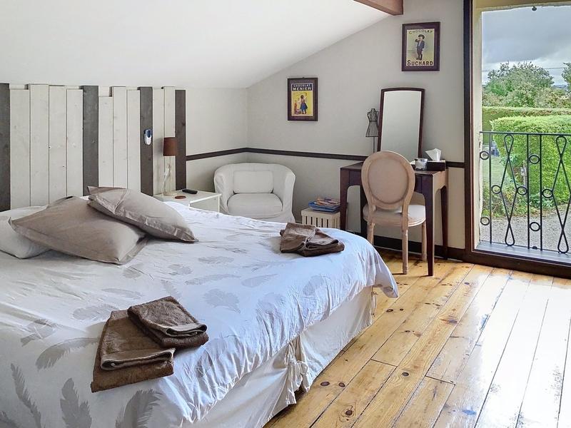 Maison ancienne - 396 m² - 10 pièces