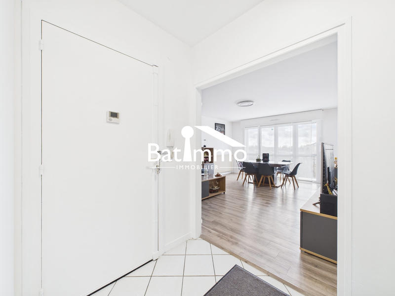 Appartement - 96 m² - 5 pièces