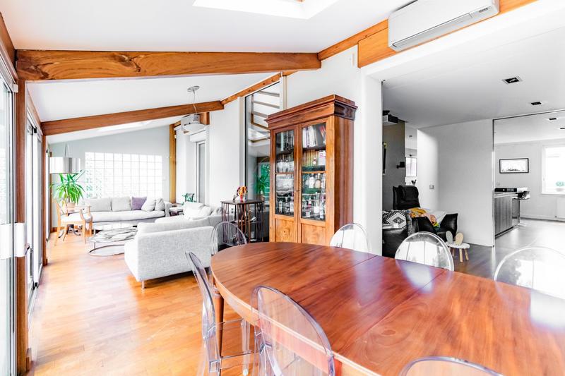 Villa - 218 m² - 10 pièces