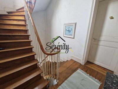 Maison - 180 m² - 8 pièces