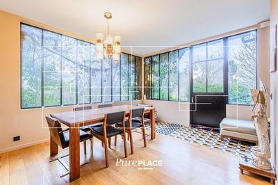 Maison - 350 m² - 10 pièces