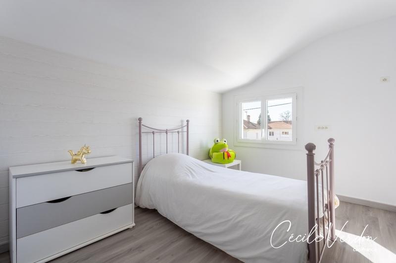 Maison - 177 m² - 8 pièces