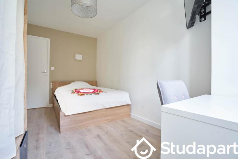 Chambre - 11 m² - 1 pièce