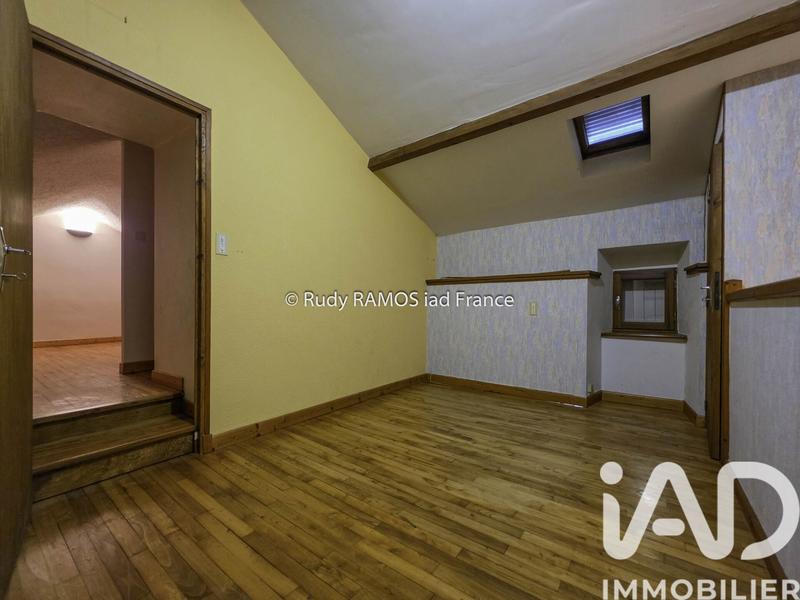 Maison - 200 m² - 6 pièces