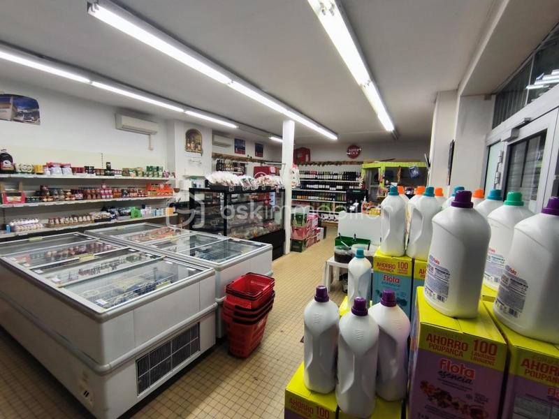 Local commercial - 75 m² - 4 pièces