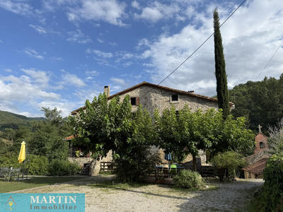 Mas - 770 m² - 27 pièces