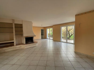 Maison - 215 m² - 7 pièces