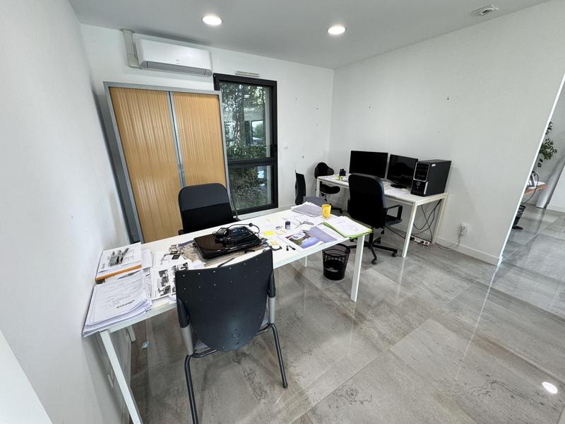 Bureau - 575 m² - 18 pièces