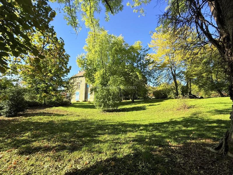 Maison - 450 m² - 14 pièces