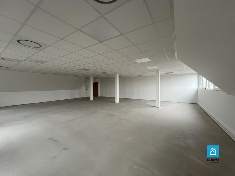 Local commercial - 111 m²