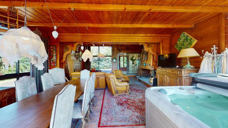 Maison - 600 m² - 12 pièces