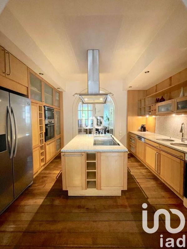 Maison - 527 m² - 5 pièces