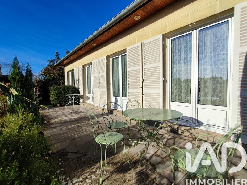 Maison - 242 m² - 8 pièces