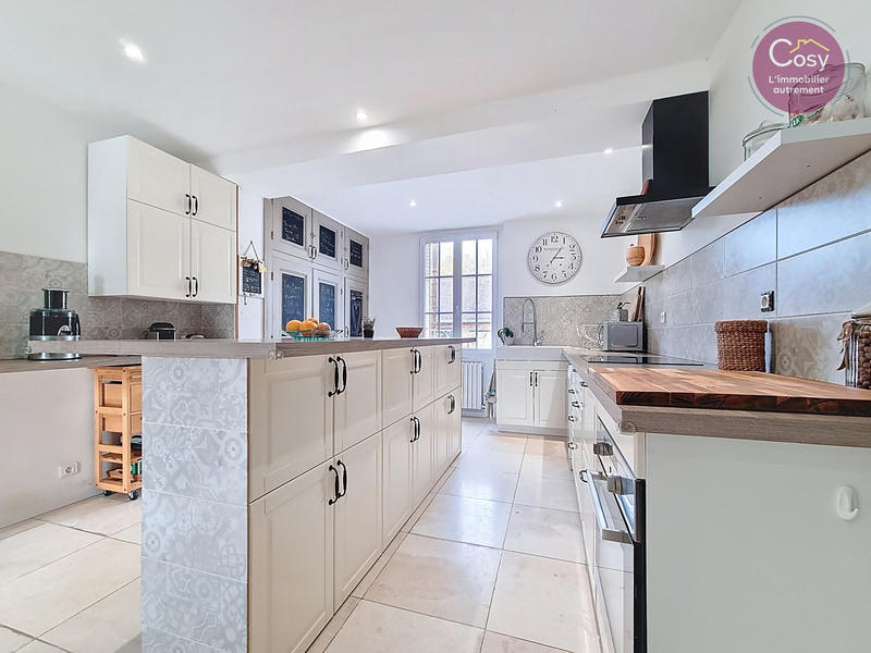 Maison - 229 m² - 7 pièces