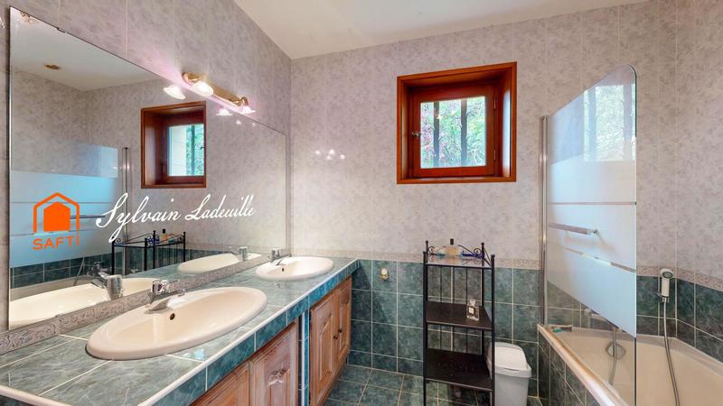 Maison - 142 m² - 5 pièces