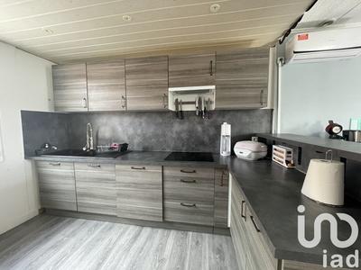 Maison - 181 m² - 9 pièces