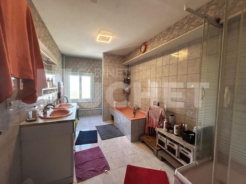 Maison - 170 m² - 8 pièces