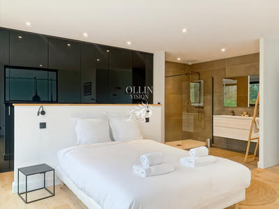 Villa - 250 m² - 5 pièces