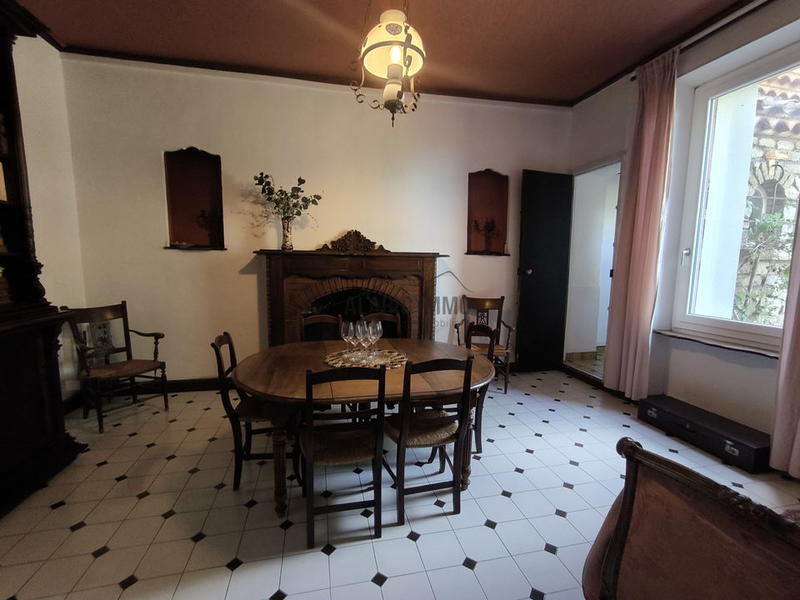 Propriété - 420 m² - 10 pièces