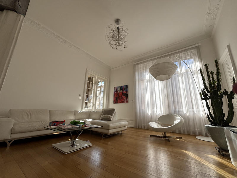 Appartement - 269 m² - 6 pièces