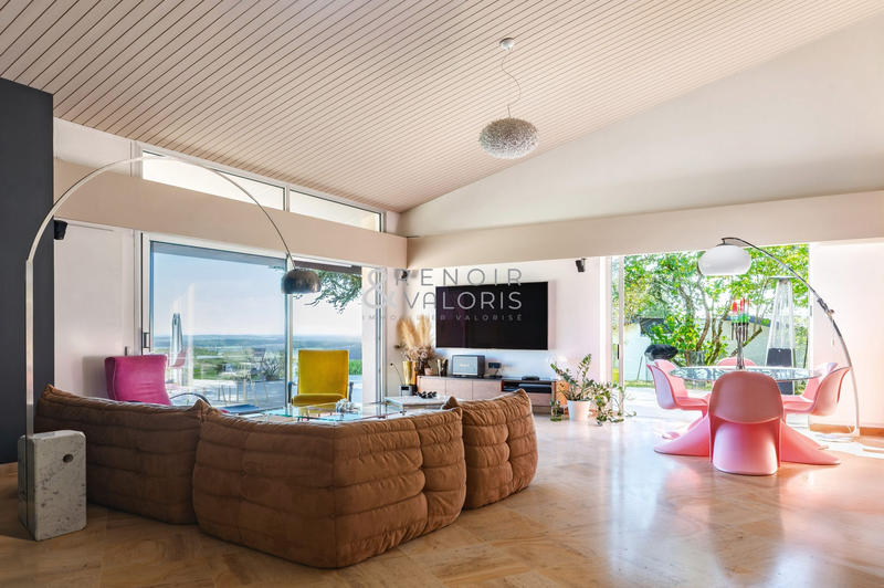 Villa - 316 m² - 6 pièces