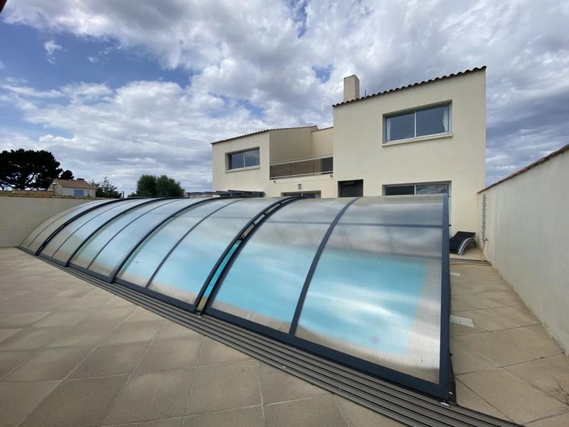 Maison - 213 m² - 9 pièces