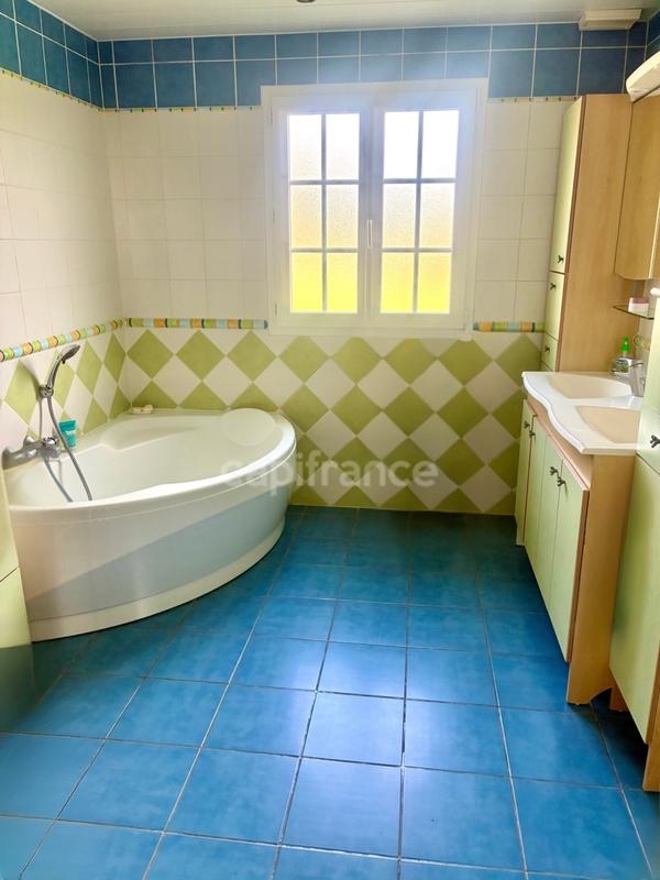 Maison - 226 m² - 8 pièces