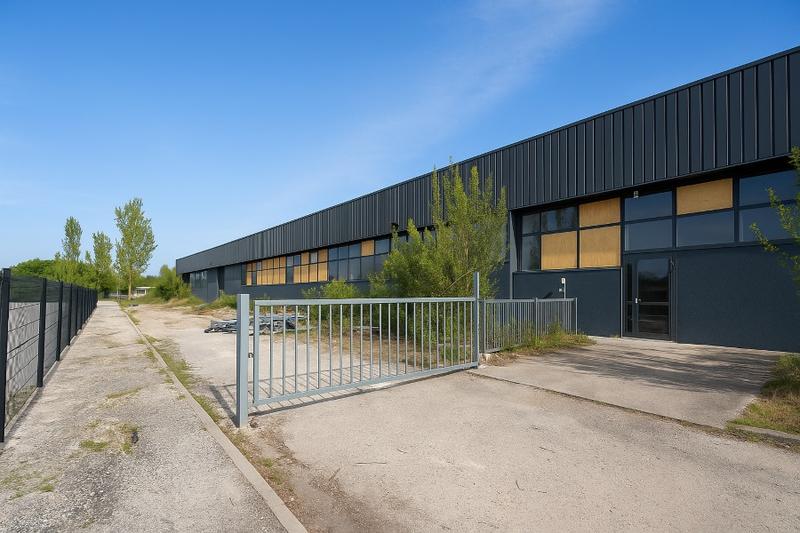 Local d'activité / Entrepôt - 2 000 m²