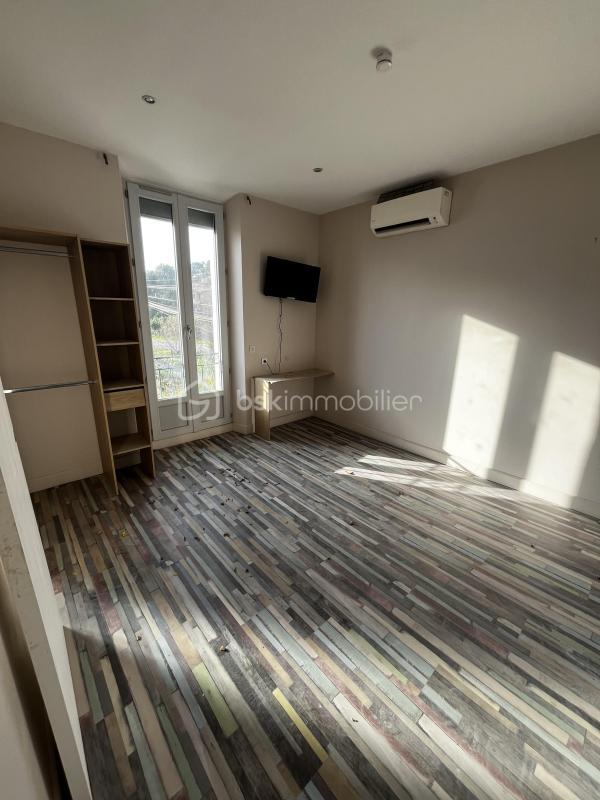 Local commercial - 158 m² - 8 pièces