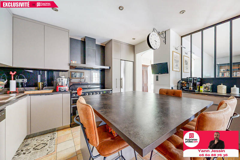 Maison - 188 m² - 7 pièces