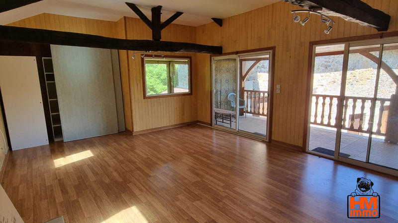 Demeure - 121 m² - 8 pièces