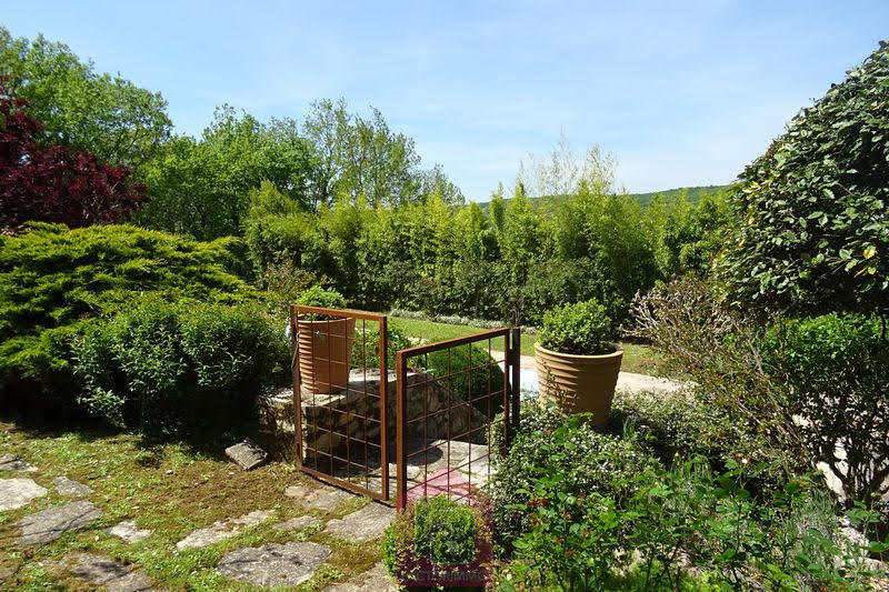 Propriété - 310 m² - 9 pièces