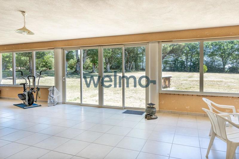 Maison - 210 m² - 9 pièces