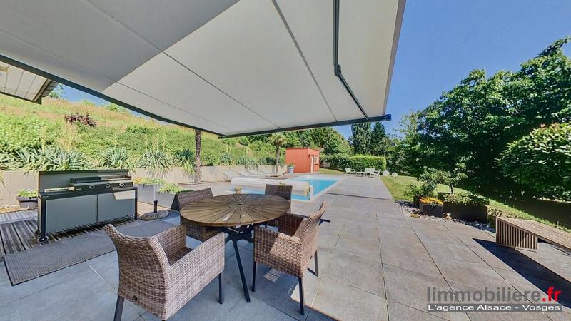 Maison - 270 m² - 5 pièces