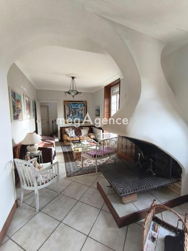 Maison - 206 m² - 7 pièces