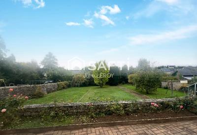 Maison - 151 m² - 8 pièces